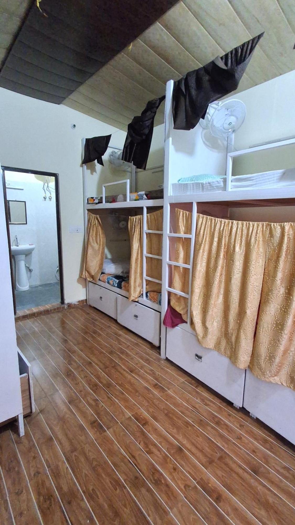 Landlopers Hostel Rishīkesh Eksteriør bilde
